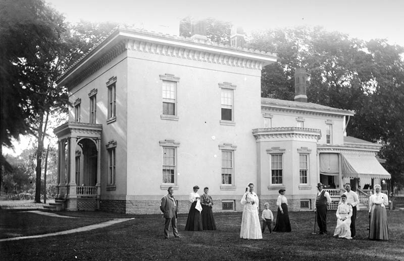 history-header exterior shot of the gleason mansion